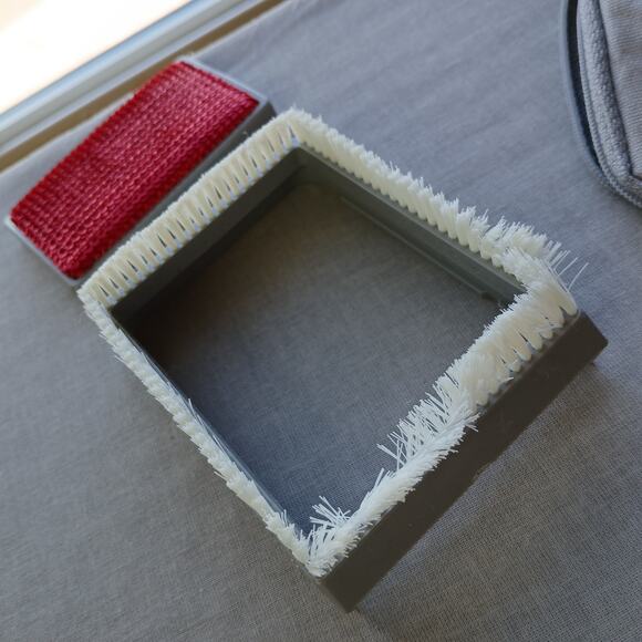 Remington Garment Steaming Brush handheld VTG wrinkle lint remover travel size - Picture 10 of 17